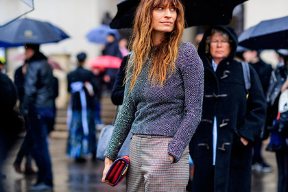 atmosphere details, AUTUMN WINTER 2017-2018, AW 17-18, beige pants, caroline de maigret, checked pants, detail, FALL WINTER 2017-2018, fashion week, frenchystyle, FW, FW 17-18, graphic bag, graphic pants, grey sweater, horizontal, jonathan paciullo, leather bag, orange bag, PARIS, PFW, plaid, printed bag, printed pants, red bag, street style, suede bag, trousers