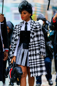 janelle monae, black lace top, black shirt, black skirt, black tie, black coat, checked coat, checked skirt, mini skirt, white coat, white skirt, white shirt, tweed coat, tweed skirt, corset top, black hat, tulle hat, animal shape bag, thom browne bag, thom browne look, thom browne coat, thom browne shirt, thom browne skirt, thom browne tie, fashion week, frenchystyle, FW, jonathan paciullo, street style, PFW, PARIS, vertical, atmosphere details, detail