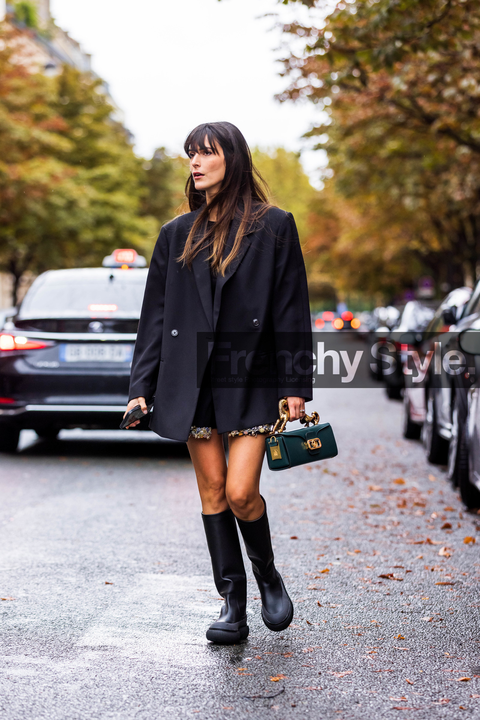 bag, black blazer, black boots, blazer, boots, green bag, lanvin bag, leather bag, leather boots, Leia Sfez, statement bag, fashion week, frenchystyle, FW, jonathan paciullo, street style, PFW, PARIS, SPRING SUMMER 2022, SS 22, vertical, full length