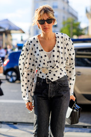 atmosphere details, black bag, black belt, black denim, denim pants, detail, fashion week, frenchystyle, FW, jeans, jonathan paciullo, leather bag, leather belt, MENSWEAR, PARIS, PFW, polka dot, printed shirt, SPRING SUMMER 2018, SS 18, street style, sunglasses, trousers, vertical, white shirt