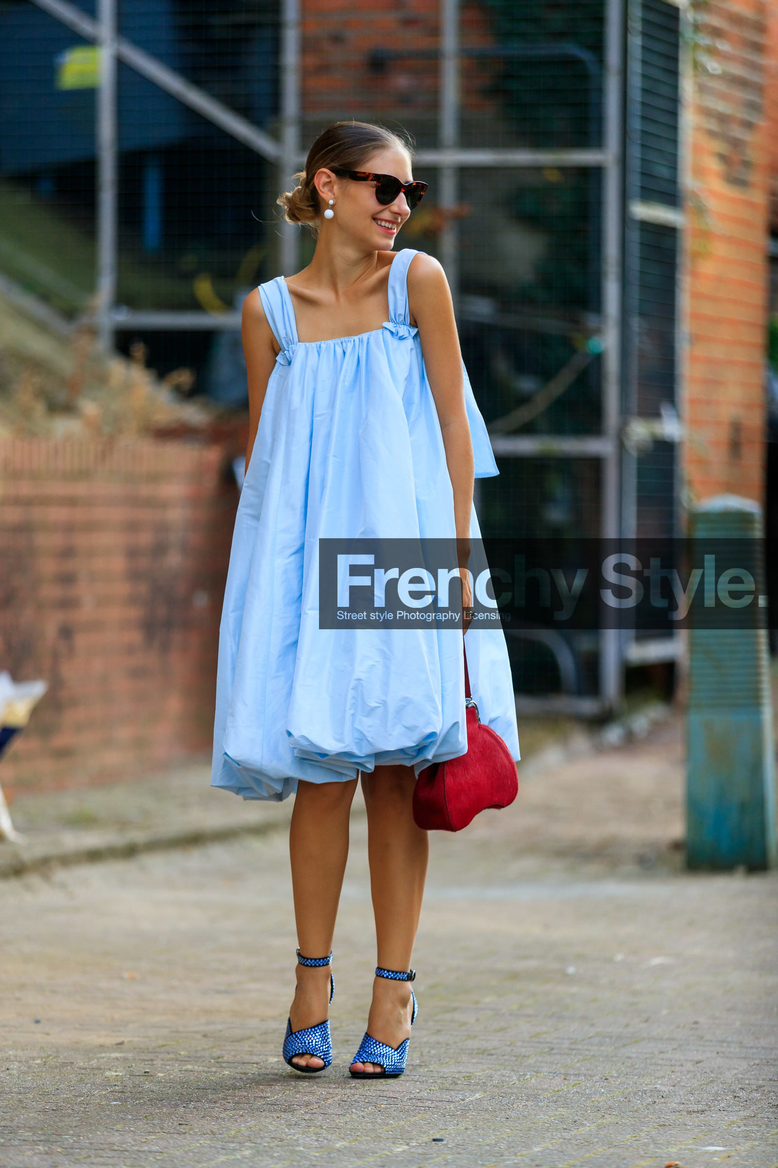 jenny walton, celine sunglasses, light blue dress, sleeveless dress, loose dress, red bag, fur bag, strassed sandals, blue sandals, dangling earrings, white earrings, plastic earrings, pearl earrings, fashion week, frenchystyle, FW, jonathan paciullo, street style, vertical, full length