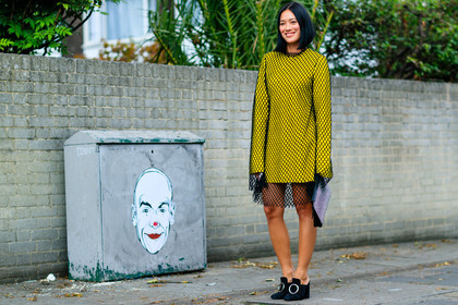 atmosphere details, black mules, fashion week, fishnet, frenchystyle, full length, FW, geometric, graphic dress, high heels, horizontal, jonathan paciullo, leather shoes, LFW, LONDON, SPRING SUMMER 2017, SS 17, street style, studded bag, Tiffany Hsu, woman, yellow dress