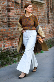 beige boots, beige coat, bronze, brown bag, brown sweater, denim pants, jeans, leather bag, leather shoes, off the shoulder, trench coat, trousers, white denim, MILAN, MFW, fashion week, frenchystyle, FW, jonathan paciullo, street style, AUTUMN WINTER 2019-2020, AW 19-20, FALL WINTER 2019-2020, FW 19-20, vertical, full length