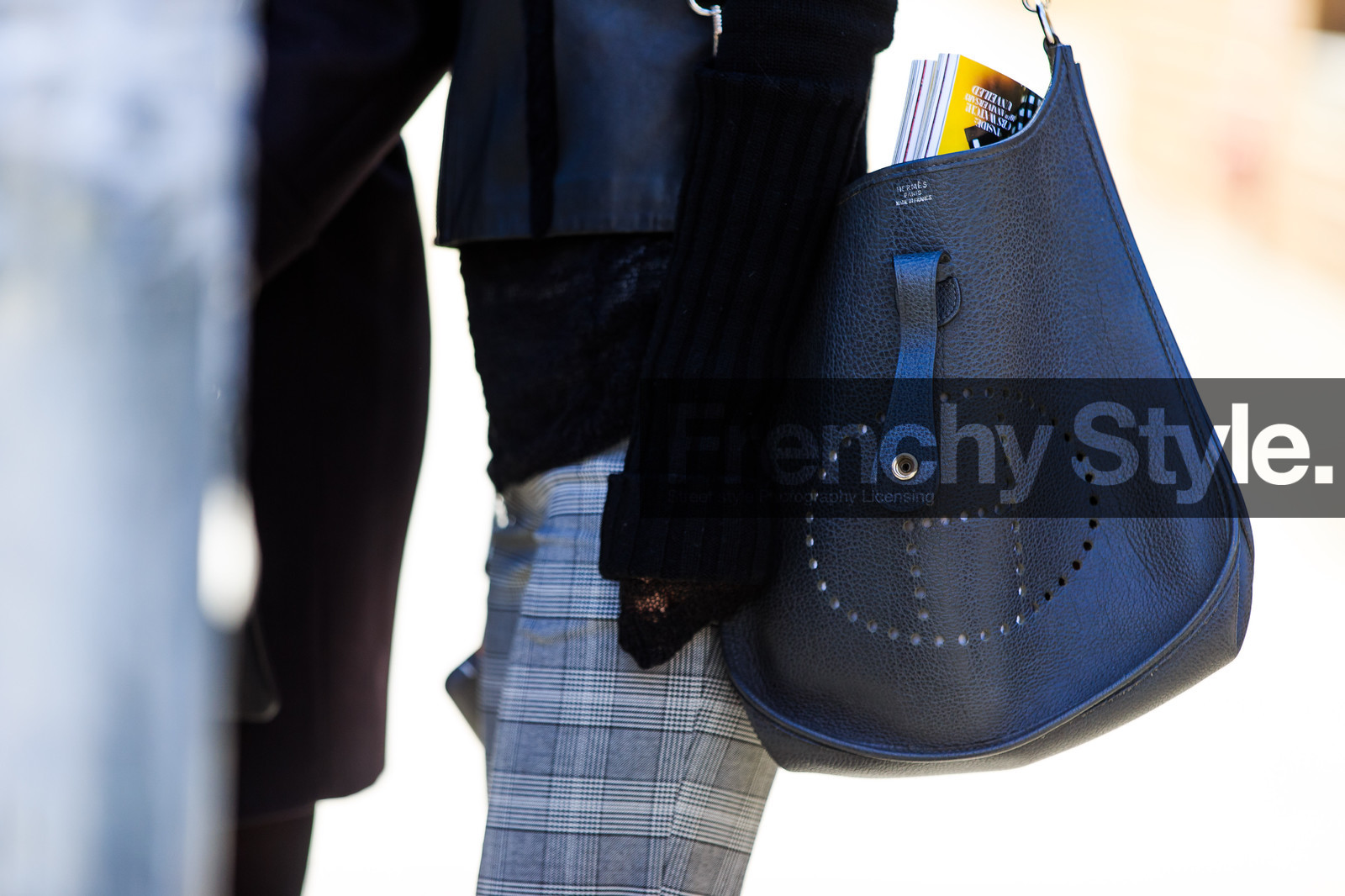 atmosphere details, AUTUMN WINTER 2016-2017, AW 16-17, black bag, detail, FALL WINTER 2016-2017, fashion week, frenchystyle, FW, FW 16-17, hermès, horizontal, jonathan paciullo, leather bag, NEW YORK, NYFW, street style, woman