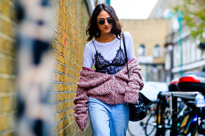 atmosphere details, black bag, black bra, blue denim, chanel, choker, denim pants, detail, fashion week, frenchystyle, FW, horizontal, jeans, jonathan paciullo, lace, leather bag, LFW, lingerie, LONDON, necklace, pink cardigan, pink sweater, ray ban, soraya bakhtiar, SPRING SUMMER 2017, SS 17, street style, sunglasses, trousers, white t shirt, woman