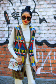 atmosphere details, detail, embroidered bag, fashion week, fendi, frenchystyle, fun sunglasses, FW, geometric, graphic bag, graphic jacket, jonathan paciullo, leather bag, MFW, MILAN, multicolor jacket, printed bag, printed jacket, SPRING SUMMER 2018, SS 18, street style, sunglasses, trousers, vertical, white bag, white pants, white sweater