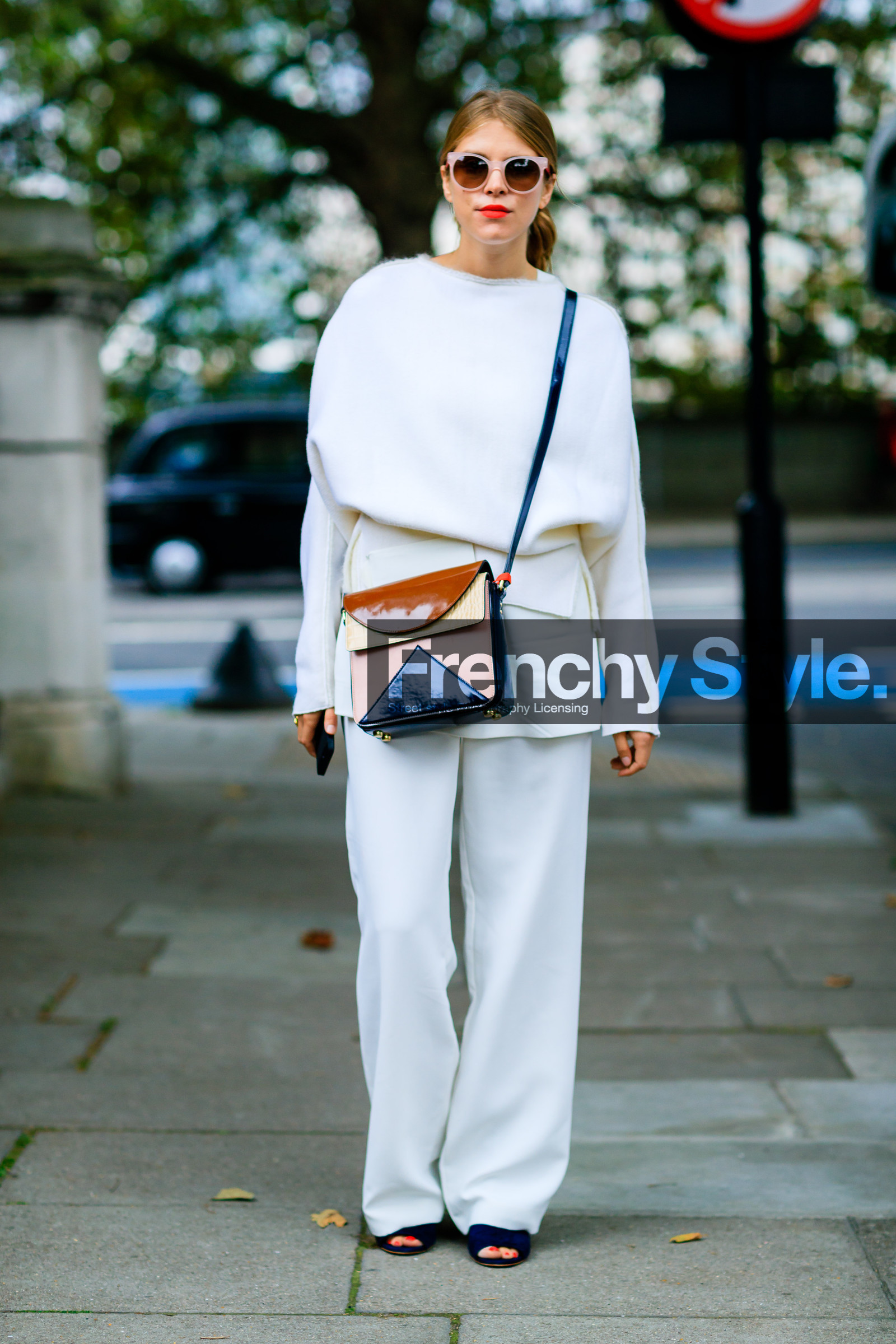 brown bag, fashion week, frenchystyle, full length, FW, graphic bag, jonathan paciullo, leather bag, LFW, LONDON, monica ainley, printed bag, red lips, SPRING SUMMER 2017, SS 17, street style, sunglasses, trousers, vertical, white pants, white sweater, woman