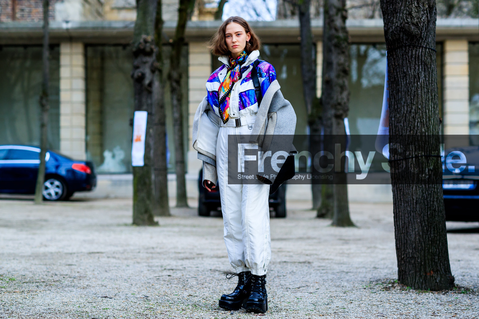 ania chiz, atmosphere details, AUTUMN WINTER 2017-2018, AW 17-18, black shoes, FALL WINTER 2017-2018, fashion week, frenchystyle, full length, FW, FW 17-18, grey jacket, horizontal, jonathan paciullo, leather shoes, model, multicolor shirt, off the shoulder, PARIS, PFW, printed scarf, printed shirt, street style, trousers, white pants