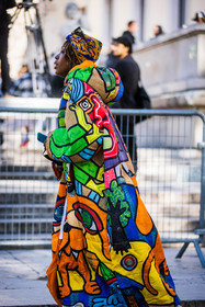 blue coat, coat, color, green coat, long coat, multicolor, orange coat, orange turban, print, printed coat, printed turban, turban, yellow coat, street style, jonathan paciullo, FW, frenchystyle, fashion week, PFW, PARIS, SPRING SUMMER 2022, SS 22, vertical, atmosphere details
