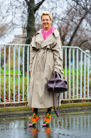 AUTUMN WINTER 2017-2018, AW 17-18, balenciaga, beige coat, belted coat, FALL WINTER 2017-2018, fashion week, floral, flowers, frenchystyle, full length, FW, FW 17-18, high heels, jonathan paciullo, leather bag, leather shoes, multicolor shoes, PARIS, PFW, pink top, printed shoes, purple bag, street style, trench coat, vertical