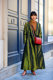 camel sweater, green coat, high heels, leather bag, leather shoes, maria bernad, pink shoes, red bag, PARIS, PFW, street style, jonathan paciullo, FW, frenchystyle, fashion week, AUTUMN WINTER 2019-2020, AW 19-20, FALL WINTER 2019-2020, FW 19-20, vertical, full length