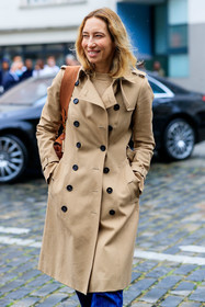 beige trench coat, burberry trench coat, fashion week, frenchystyle, FW, jonathan paciullo, street style, PFW, PARIS, SPRING SUMMER 2022, SS 22, vertical, atmosphere details, detail