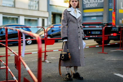 black bag, black shoes, checked, chloé, gingham, grey coat, hair clip, leather bag, leather shoes, molly and reese blustein, necklace, plaid, PARIS, PFW, street style, jonathan paciullo, FW, frenchystyle, fashion week, AUTUMN WINTER 2019-2020, AW 19-20, FALL WINTER 2019-2020, FW 19-20, horizontal, atmosphere details, detail
