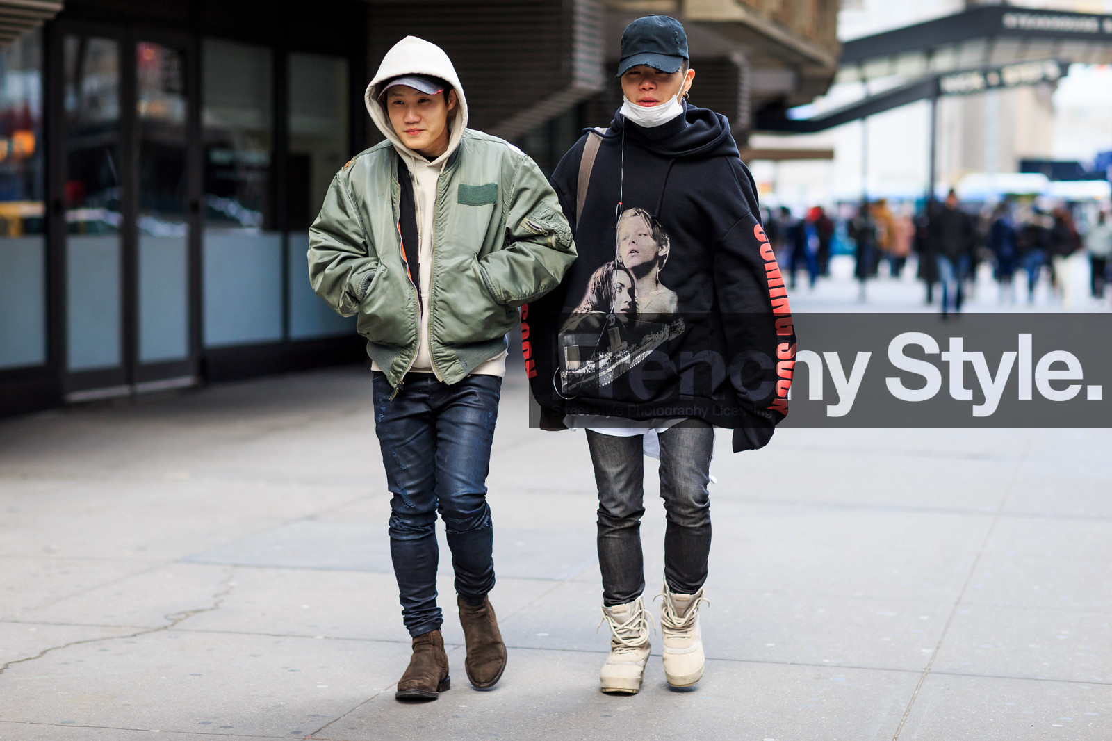 atmosphere details, AUTUMN WINTER 2016-2017, AW 16-17, beige cap, beige sweater, black cap, black pants, black sweater, bomber jacket, brown boots, denim pants, FALL WINTER 2016-2017, fashion week, frenchystyle, full length, FW, FW 16-17, grey denim, hood, hoodie, horizontal, jeans, jonathan paciullo, kaki jacket, leather pants, man, NEW YORK, NYFW, oversize, printed sweater, street style, suede shoes, titanic, trousers, vêtements, white boots