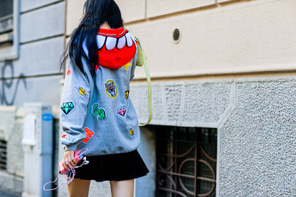 american, atmosphere details, back detail, black skirt, cartoon, detail, drawings, embroidered sweater, fashion week, frenchystyle, FW, grey sweater, hood, hoodie, horizontal, jonathan paciullo, MFW, MILAN, model, printed sweater, SPRING SUMMER 2017, SS 17, street style