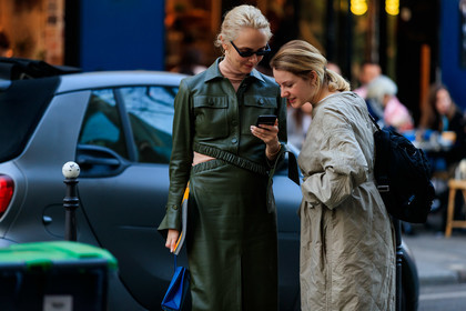 backpack, beige coat, blue bag, cut out, green dress, leather bag, leather dress, olga karput, sunglasses, PARIS, PFW, street style, jonathan paciullo, FW, frenchystyle, fashion week, AUTUMN WINTER 2019-2020, AW 19-20, FALL WINTER 2019-2020, FW 19-20, horizontal, atmosphere details, detail
