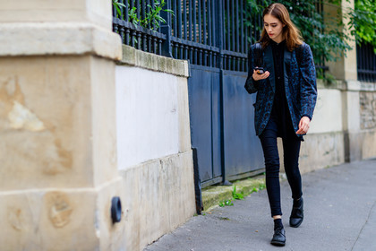 atmosphere details, AUTUMN WINTER 2016-2017, AW 16-17, black, black denim, black shirt, black shoes, blazer, blue jacket, dark blue, denim pants, FALL WINTER 2016-2017, fashion week, frenchystyle, full length, FW, FW 16-17, HAUTE COUTURE, horizontal, jeans, jonathan paciullo, leather shoes, MENSWEAR, model, navy jacket, PARIS, PFW, street style, trousers