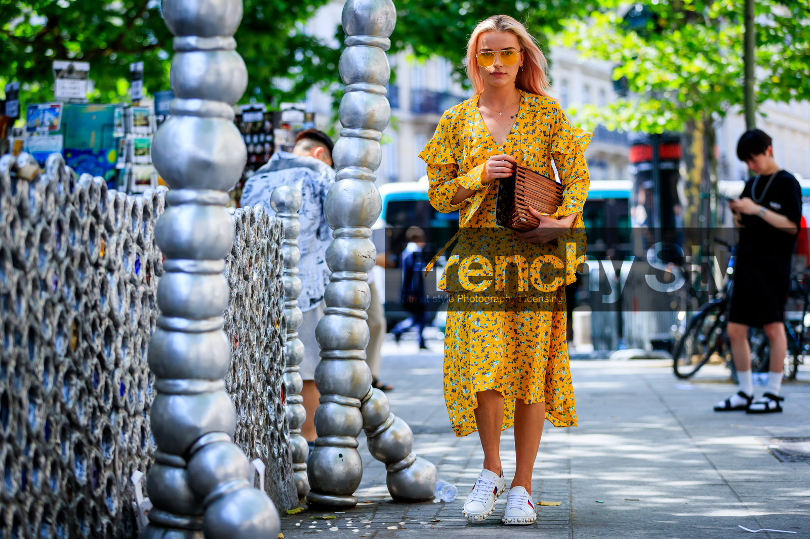 atmosphere details, brown bag, embroidered shoes, fashion week, floral, flower, frenchystyle, full length, FW, gucci, horizontal, jonathan paciullo, julia k, leather bag, leather shoes, louis vuitton, MENSWEAR, monogram, PARIS, pearls, PFW, printed dress, SPRING SUMMER 2018, SS 18, street style, sunglasses, white sneakers, yellow dress