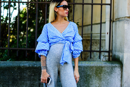 atmosphere details, blue top, checked top, detail, fashion week, frenchystyle, FW, gingham, grey pants, high waist, horizontal, jonathan paciullo, PARIS, PFW, plaid, pregnant, SPRING SUMMER 2017, SS 17, street style, sunglasses, trousers