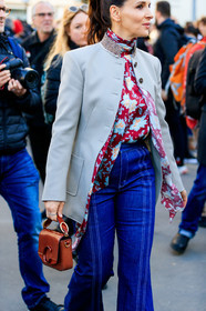 blue denim, camel bag, chloé, denim pants, grey jacket, jeans, leather bag, printed shirt, red shirt, trousers, PARIS, PFW, street style, jonathan paciullo, FW, frenchystyle, fashion week, AUTUMN WINTER 2019-2020, AW 19-20, FALL WINTER 2019-2020, FW 19-20, vertical, atmosphere details, detail
