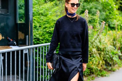 asymetric, atmosphere details, AUTUMN WINTER 2016-2017, AW 16-17, black bag, black skirt, black sweater, black top, blue bandana, detail, FALL WINTER 2016-2017, fashion week, frenchystyle, FW, FW 16-17, HAUTE COUTURE, horizontal, jonathan paciullo, leather bag, MENSWEAR, model, PARIS, PFW, street style, sunglasses, waleska gorczevski