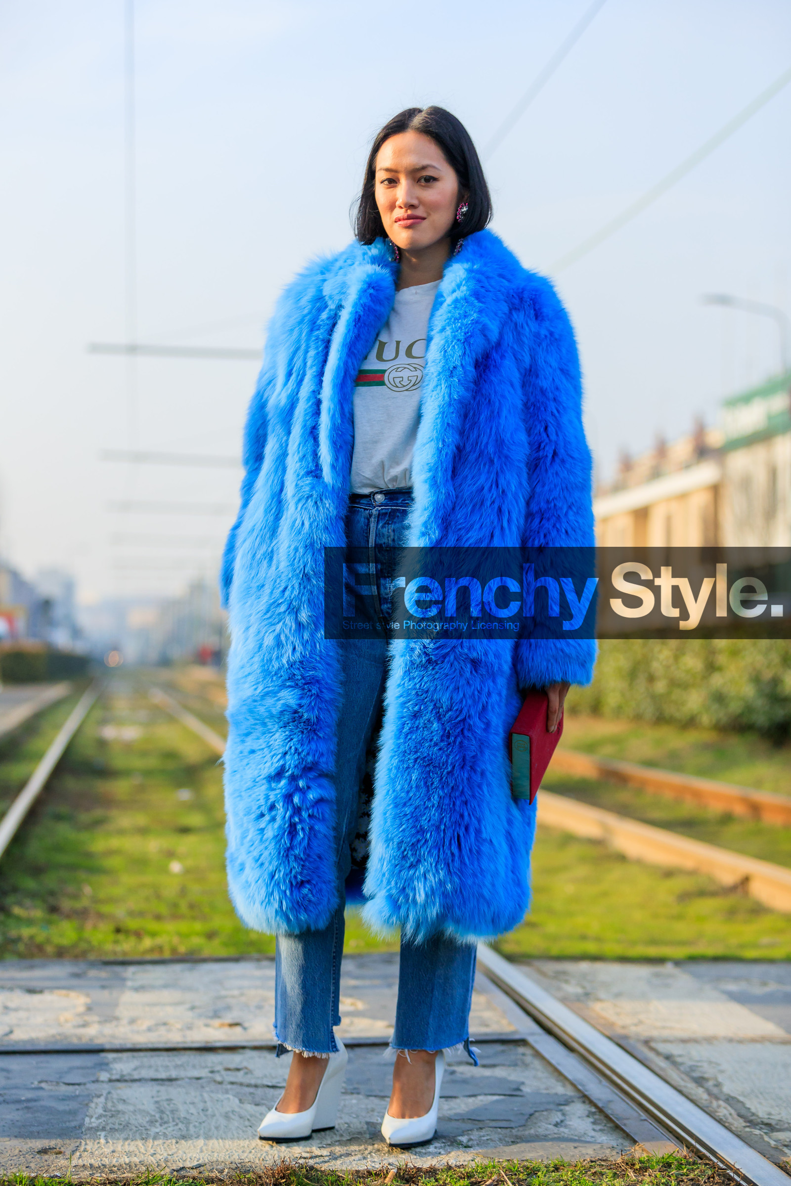 AUTUMN WINTER 2017-2018, AW 17-18, blue coat, blue denim, blue fur coat, denim pants, FALL WINTER 2017-2018, fashion week, frenchystyle, full length, FW, FW 17-18, gucci, high heels, jeans, jonathan paciullo, leather bag, leather shoes, MFW, MILAN, printed t shirt, street style, Tiffany Hsu, trousers, vertical, white shoes, white t shirt