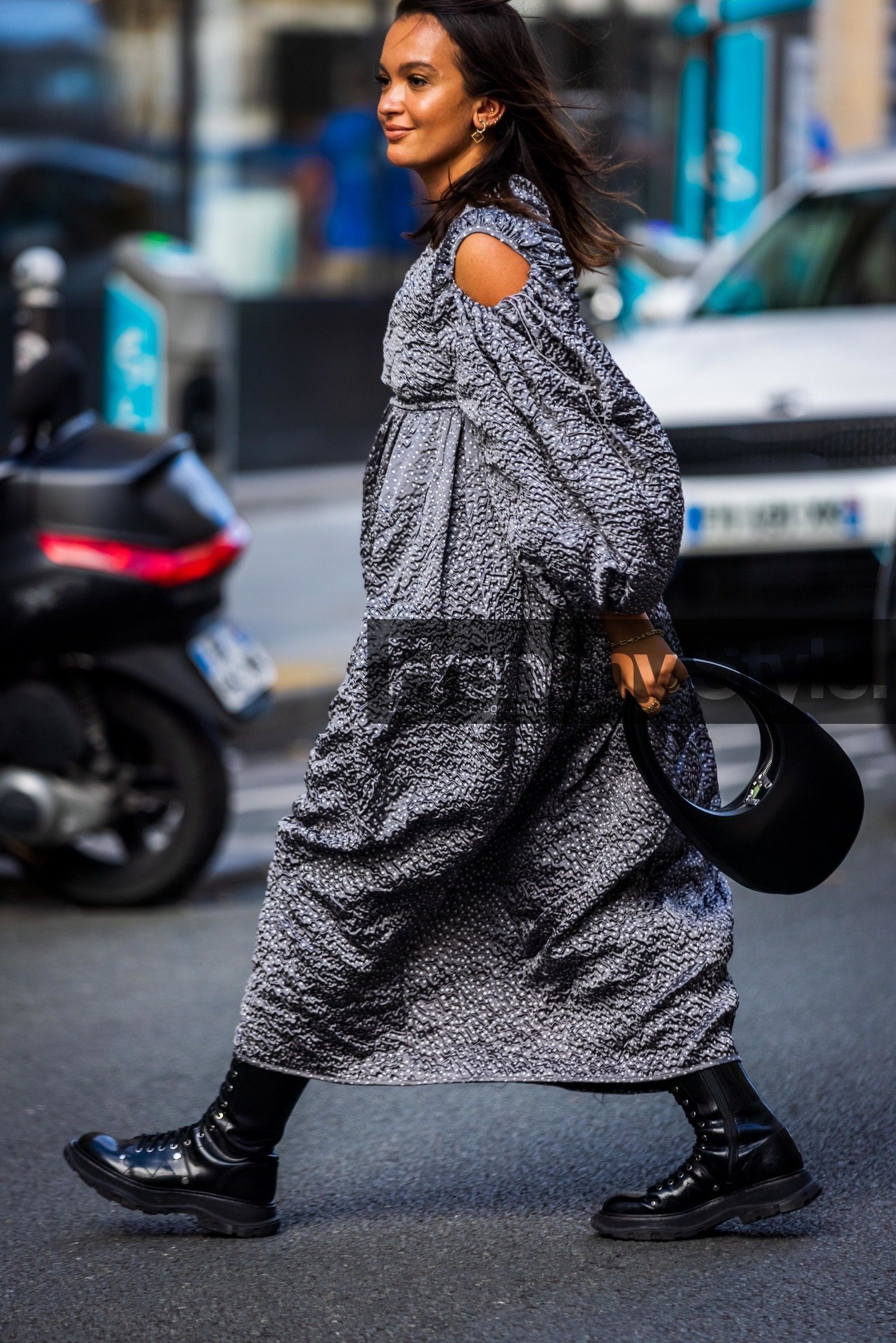 bag, ballon sleeves, black boots, boots, coperni bag, dots, dress, grey dress, leather bag, Oumayma Elboumeshouli, oversize dress, print, printed dress, street style, jonathan paciullo, FW, frenchystyle, fashion week, PFW, PARIS, SPRING SUMMER 2022, SS 22, vertical, atmosphere details