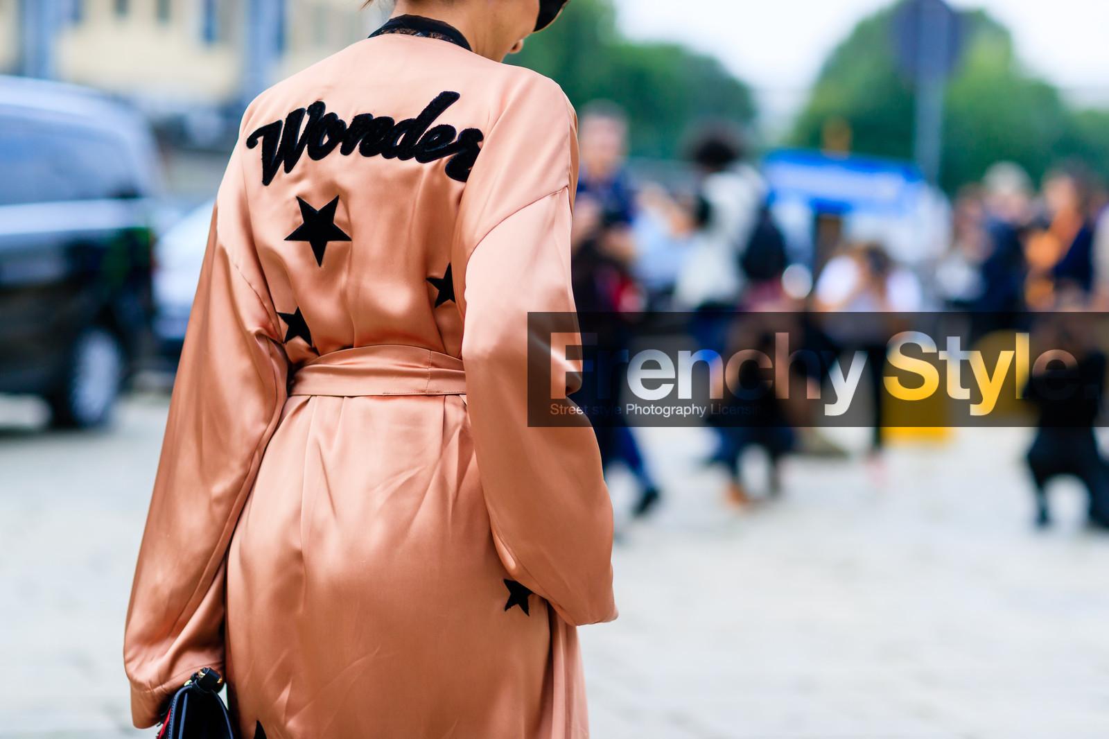 atmosphere details, detail, fashion week, frenchystyle, FW, horizontal, jonathan paciullo, MFW, MILAN, nausheen shah, pink jacket, printed jacket, robe, SPRING SUMMER 2017, SS 17, stars, street style