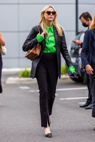 bag, black blazer, black heels, black pants, blazer, camel bag, color, fluo green shirt, heels, Jane McFarland, leather bag, leather blazer, pants, shirt, slipt, sunglasses, tortoise sunglasses, PARIS, PFW, fashion week, frenchystyle, FW, jonathan paciullo, street style, SPRING SUMMER 2022, SS 22, vertical, full length