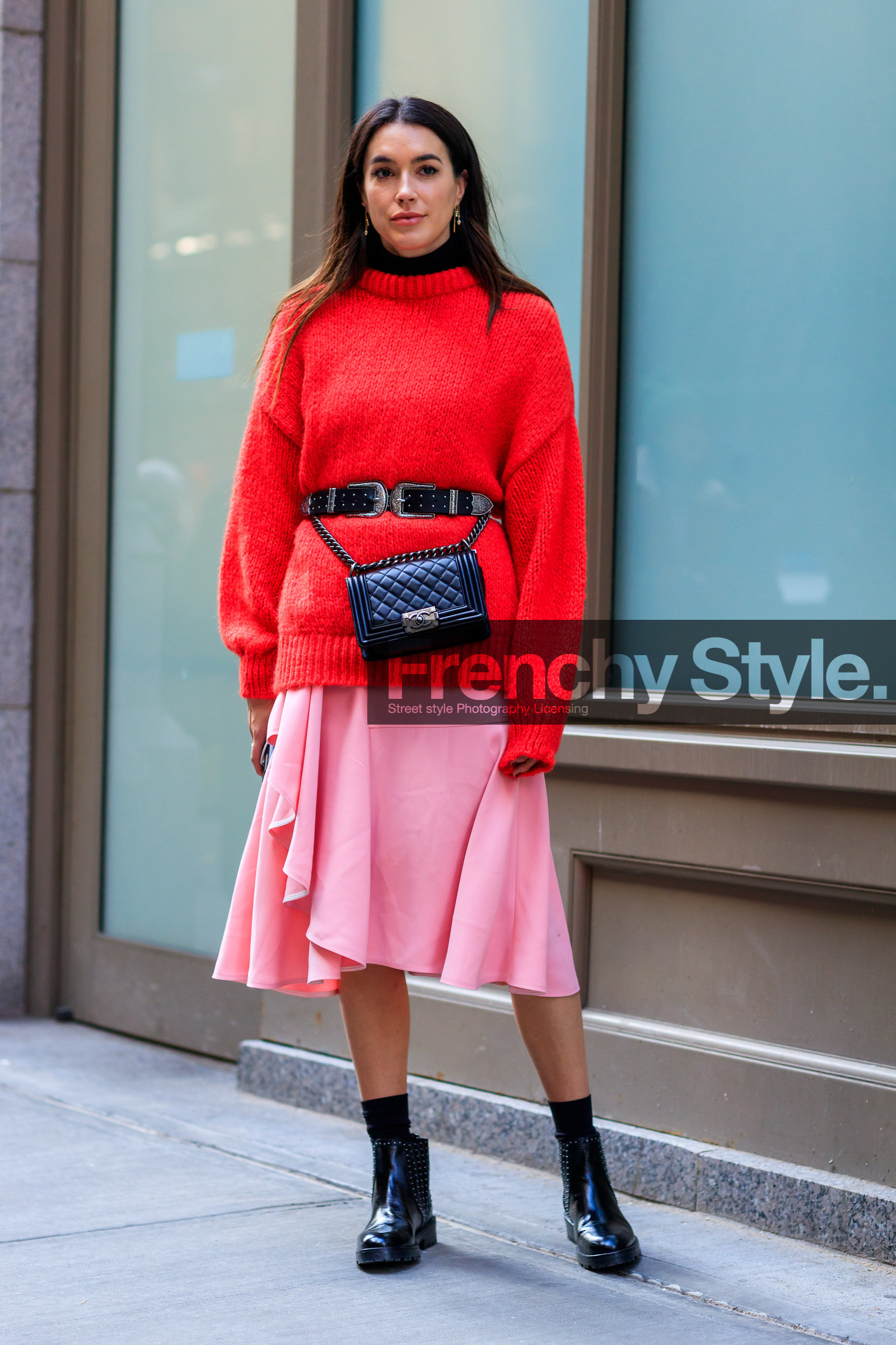 black bag, black belt, black boots, black shoes, chanel boy handbag, fanny pack, leather bag, leather belt, leather shoes, pink skirt, red sweater, street style, jonathan paciullo, FW, frenchystyle, fashion week, NYFW, NEW YORK, AUTUMN WINTER 2018-2019, AW 18-19, FALL WINTER 2018-2019, FW 18-19, vertical, full length
