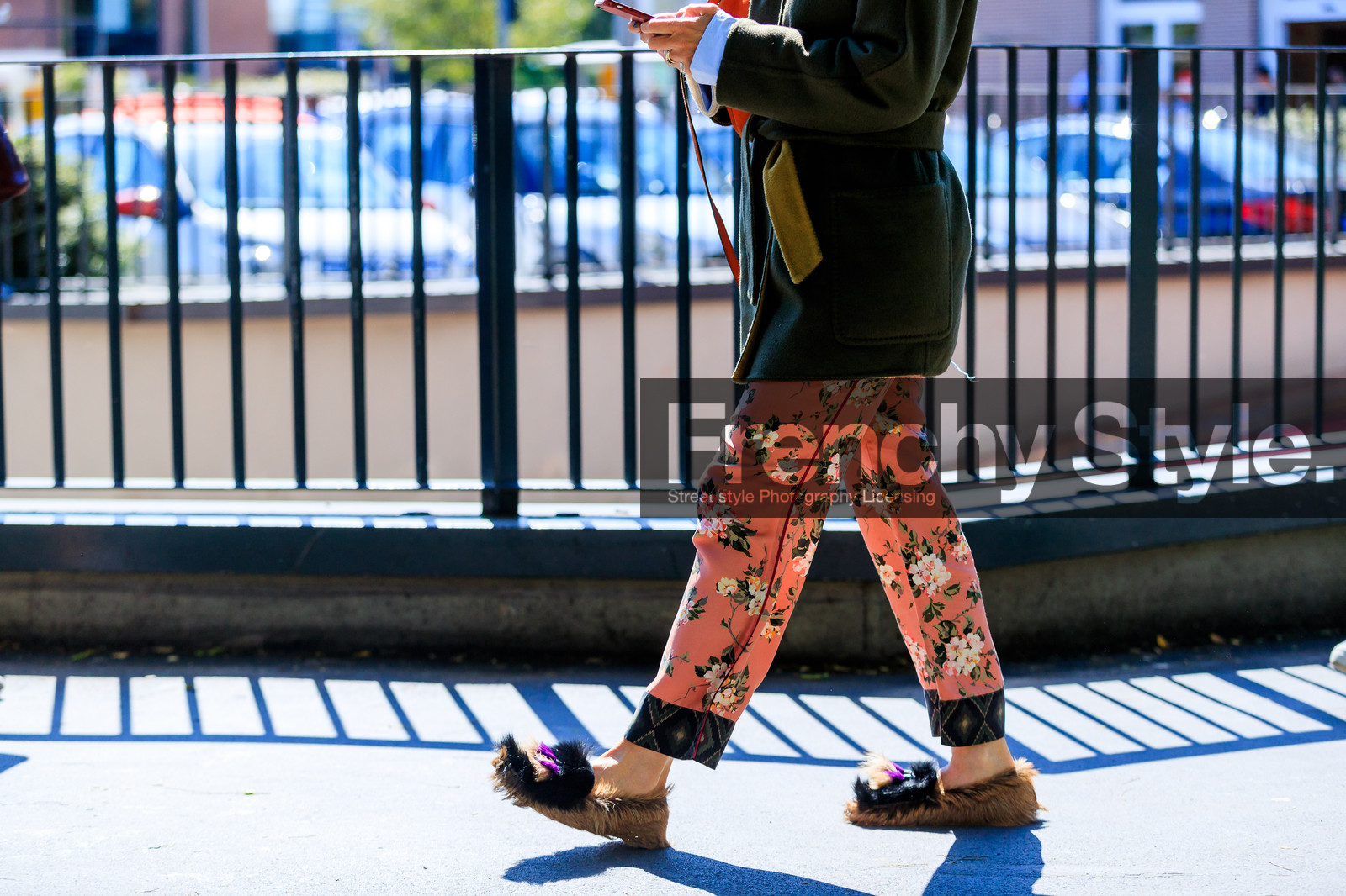 atmosphere details, black shoes, brown shoes, detail, fashion week, floral, flowers, frenchystyle, fur shoes, FW, graphic pants, green jacket, gucci, horizontal, jonathan paciullo, leather shoes, MFW, MILAN, orange bag, pink pants, printed pants, SPRING SUMMER 2018, SS 18, street style, trousers