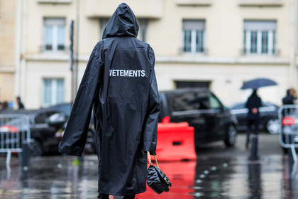 atmosphere details, AUTUMN WINTER 2016-2017, AW 16-17, denni elias, detail, FALL WINTER 2016-2017, fashion week, frenchystyle, FW, FW 16-17, horizontal, jonathan paciullo, louis vuitton, PARIS, PFW, street style, vetements