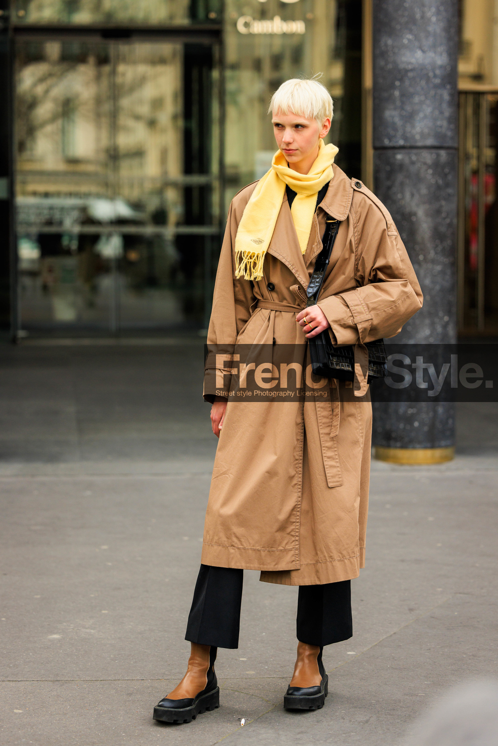 short hair, white hair, yellow scarf, classic trench, camel trench, black handbag, leather handbag, black pants, ganni boots, brown boots, model, fashion week, frenchystyle, FW, jonathan paciullo, street style, AUTUMN WINTER 2022-2023, FALL WINTER 2022_2023, FW 22-23, PFW, PARIS, vertical, full length