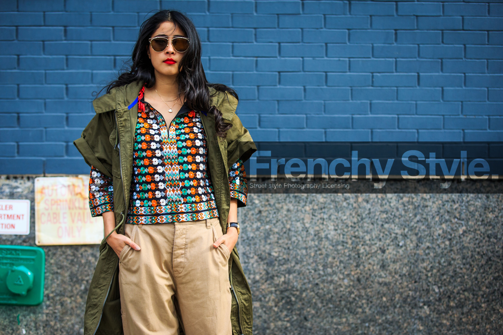 atmosphere details, AUTUMN WINTER 2016-2017, AW 16-17, beige pants, cargo pants, denni elias, detail, embroidered top, embroideries, fashion week, frenchystyle, FW, FW 16-17, horizontal, jonathan paciullo, kaki jacket, NEW YORK, NYFW, printed top, street style, sunglasses, wide pants, woman