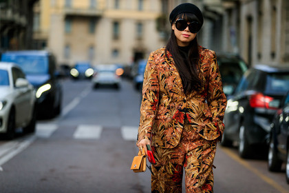 black hat, blazer, brown jacket, brown pants, brown suit, graphic jacket, graphic pants, leaf greener, leather bag, printed jacket, printed pants, sunglasses, trousers, yellow bag, MILAN, MFW, fashion week, frenchystyle, FW, jonathan paciullo, street style, AUTUMN WINTER 2019-2020, AW 19-20, FALL WINTER 2019-2020, FW 19-20, atmosphere details, detail, horizontal