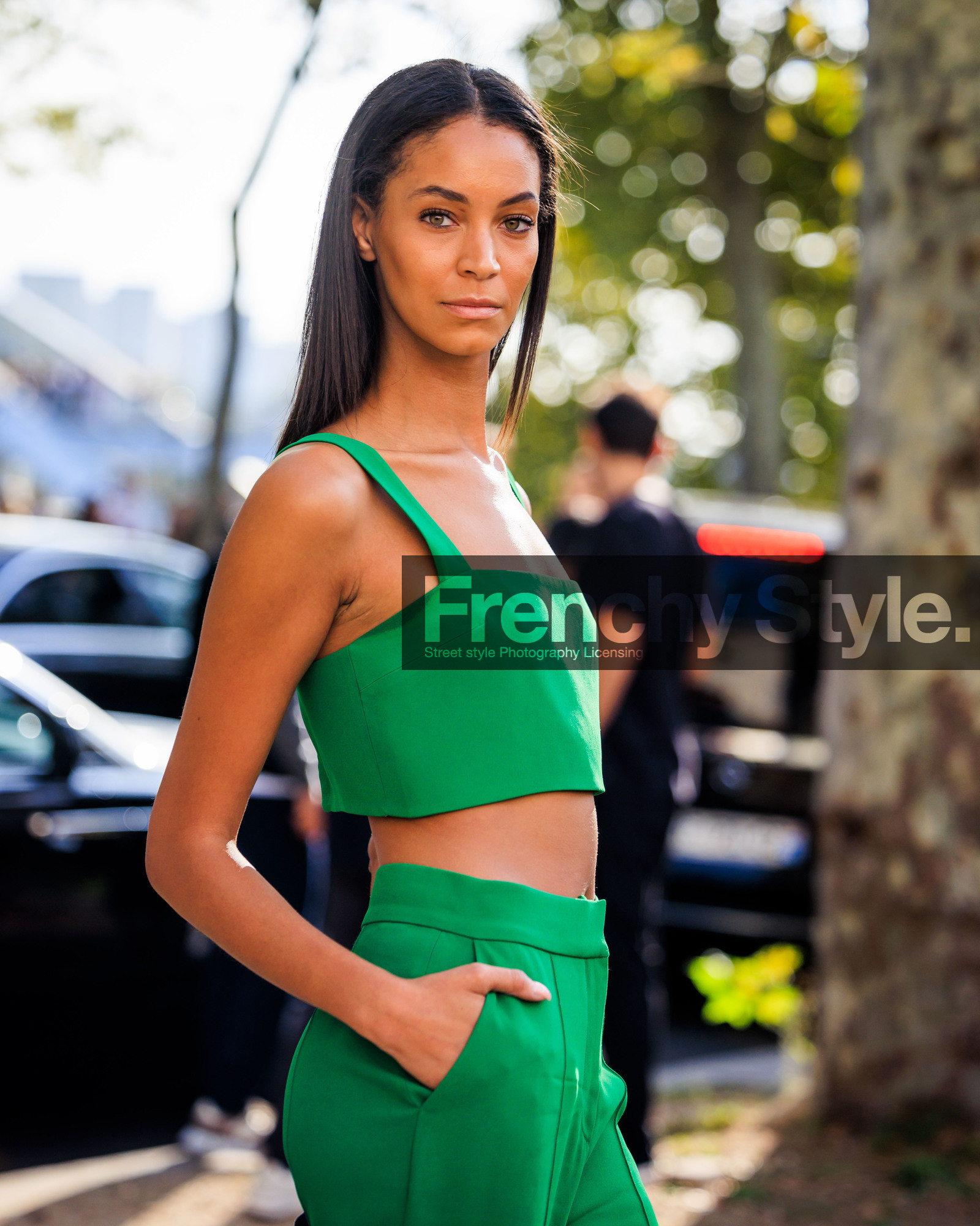 PARIS, PFW, fashion week, frenchystyle, FW, jonathan paciullo, street style, SPRING SUMMER 2024, SS 24, vertical, atmosphere details, detail
