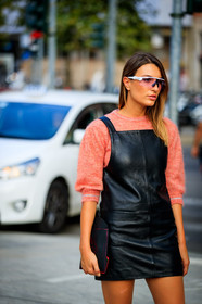 black dress, leather dress, pink sweater, sunglasses, fashion week, frenchystyle, FW, jonathan paciullo, street style, MFW, MILAN, SPRING SUMMER 2019, SS 19, vertical, atmosphere details, detail