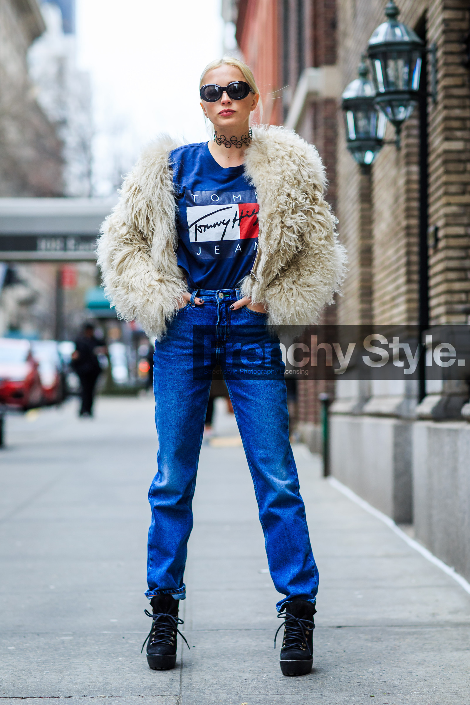 AUTUMN WINTER 2016-2017, AW 16-17, beige fur, black boots, blue denim, blue t shirt, caroline vreeland, denim pants, fashion week, frenchystyle, full length, fur jacket, FW, FW 16-17, high boots, high heels, jeans, jonathan paciullo, lace up shoes, leather boots, natural fur, necklace, NEW YORK, NYFW, printed t shirt, street style, sunglasses, tommy hilfiger, trousers, vertical, woman
