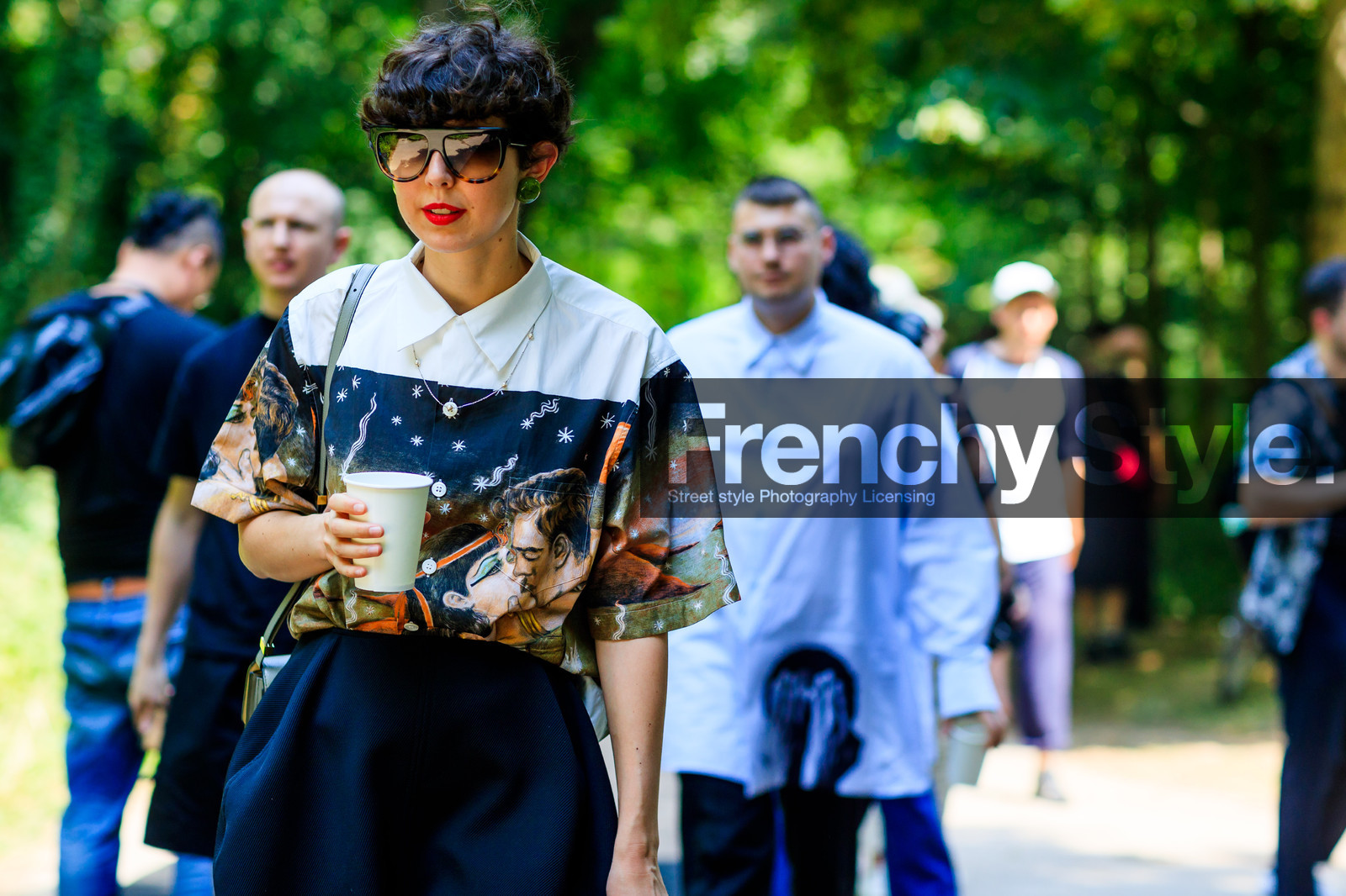 atmosphere details, detail, fashion week, frenchystyle, FW, horizontal, jonathan paciullo, MENSWEAR, PARIS, PFW, prada, printed shirt, red lips, SPRING SUMMER 2018, SS 18, street style, sunglasses
