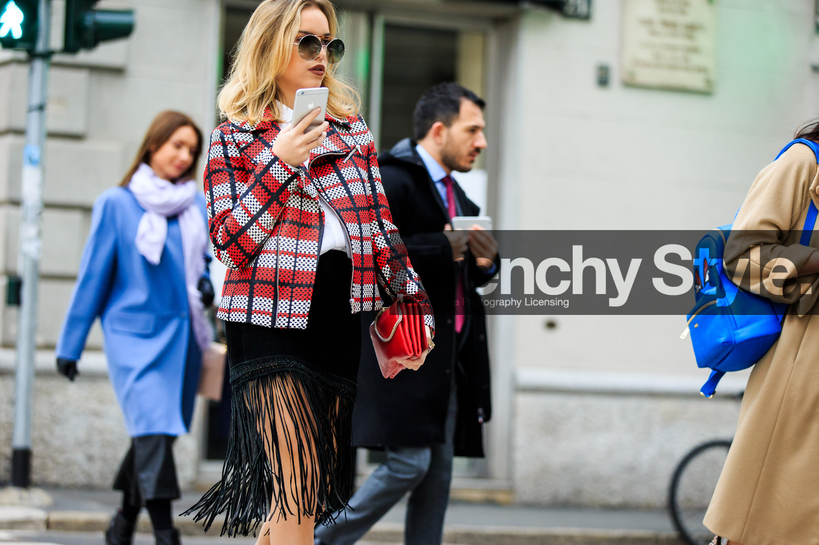 atmosphere details, AUTUMN WINTER 2016-2017, AW 16-17, black skirt, check jacket, detail, FALL WINTER 2016-2017, fashion week, frenchystyle, fringes, FW, FW 16-17, graphic jacket, horizontal, iphone, jonathan paciullo, leather bag, leather jacket, leather perfecto, leather skirt, LFW, LONDON, MENSWEAR, printed jacket, red bag, red jacket, street style, striped jacket, stripes, suede skirt, sunglasses