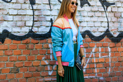 atmosphere details, blue jacket, detail, fashion week, frenchystyle, FW, graphic jacket, green skirt, horizontal, jonathan paciullo, leather bag, MFW, MILAN, pleated skirt, printed jacket, SPRING SUMMER 2018, SS 18, street style, sunglasses, white t shirt