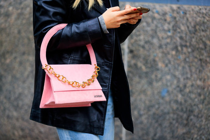 black jacket, blue denim, denim pants, graphic bag, jacquemus, jeans, leather bag, leather jacket, pink bag, printed bag, trousers, street style, jonathan paciullo, FW, frenchystyle, fashion week, NYFW, NEW YORK, AUTUMN WINTER 2018-2019, AW 18-19, FALL WINTER 2018-2019, FW 18-19, atmosphere details, horizontal, detail