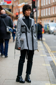 yasmin sewell, grey jacket, black jacket, oversize jacket, strassed jacket, black pullover, turtleneck pullover, striped jacket, black leather boots, laced boots, high heels boots, nodaleto boots, black pants, black jeans, tight jeans, fashion week, frenchystyle, FW, jonathan paciullo, street style, LFW, LONDON, AUTUMN WINTER 2020-2021, FALL WINTER 2020-2021, FW 20-21, vertical, full length