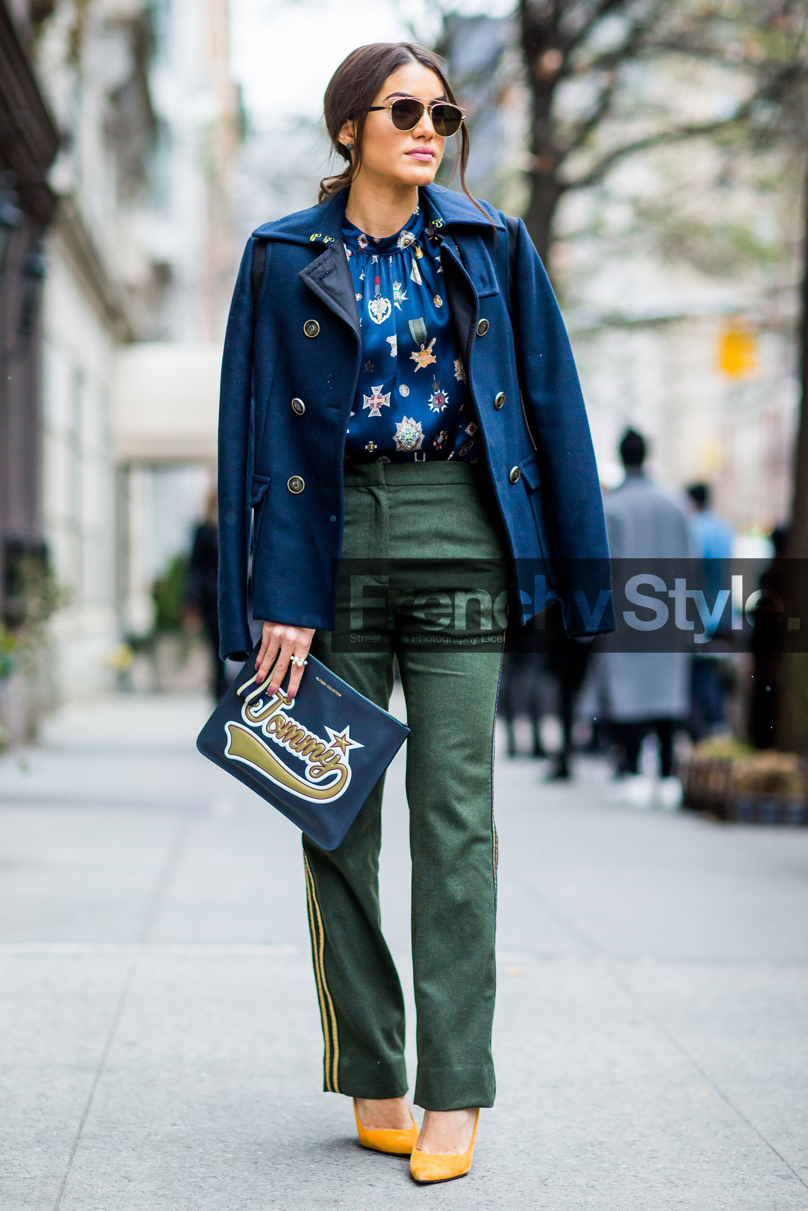 AUTUMN WINTER 2016-2017, AW 16-17, blue clutch, blue coat, blue top, caban, camila coelho, fashion week, frenchystyle, full length, FW, FW 16-17, high heels, jonathan paciullo, kaki pants, leather clutch, navy jacket, NEW YORK, NYFW, printed clutch, printed top, stars, street style, suede shoes, sunglasses, tommy hilfiger, trousers, vertical, woman, yellow sandals