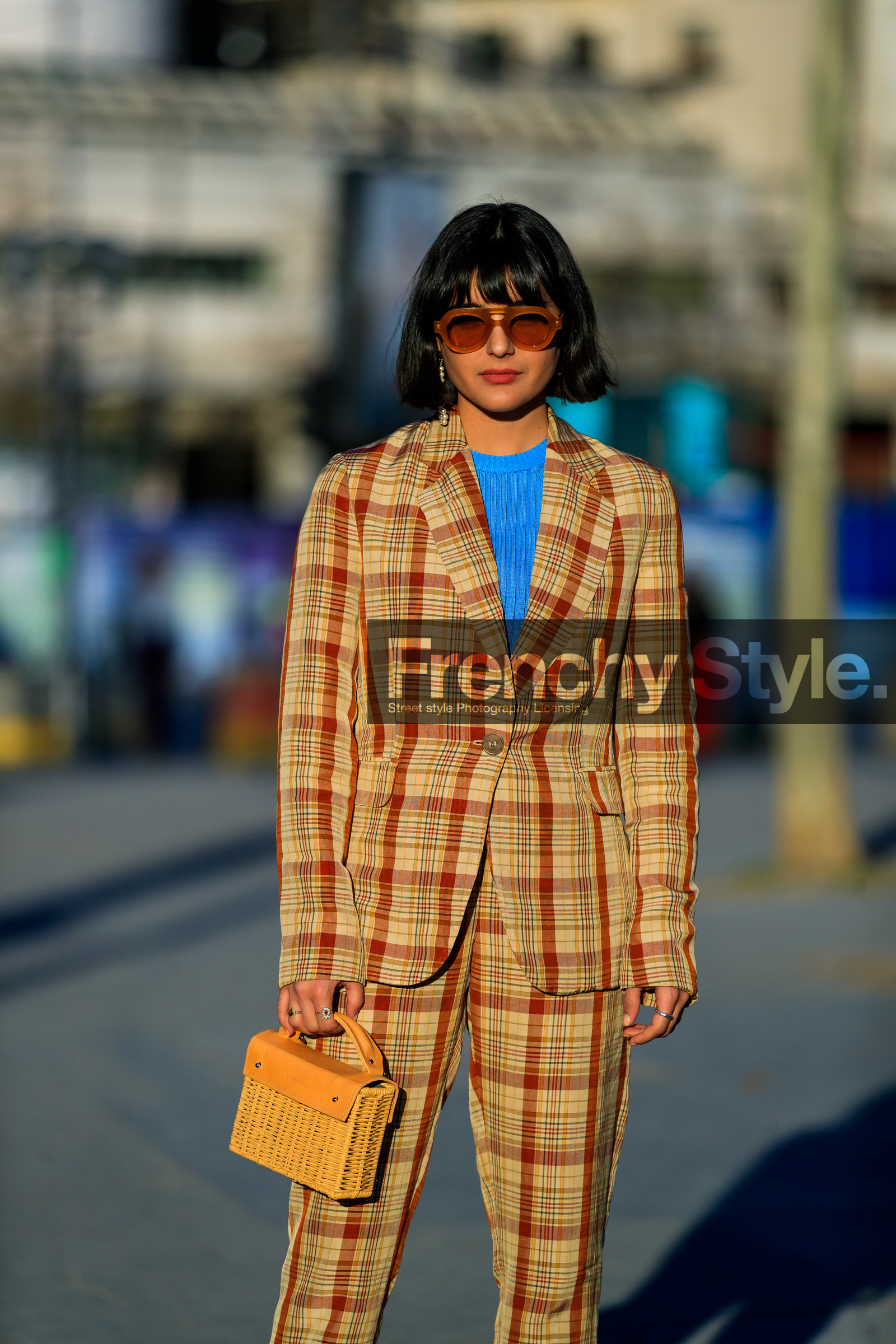 blazer, blue sweater, checked, graphic jacket, graphic pants, leather bag, maria bernad, plaid, printed jacket, printed pants, sunglasses, trousers, yellow bag, yellow jacket, yellow pants, yellow suit, PARIS, PFW, street style, jonathan paciullo, FW, frenchystyle, fashion week, AUTUMN WINTER 2019-2020, AW 19-20, FALL WINTER 2019-2020, FW 19-20, vertical, atmosphere details, detail