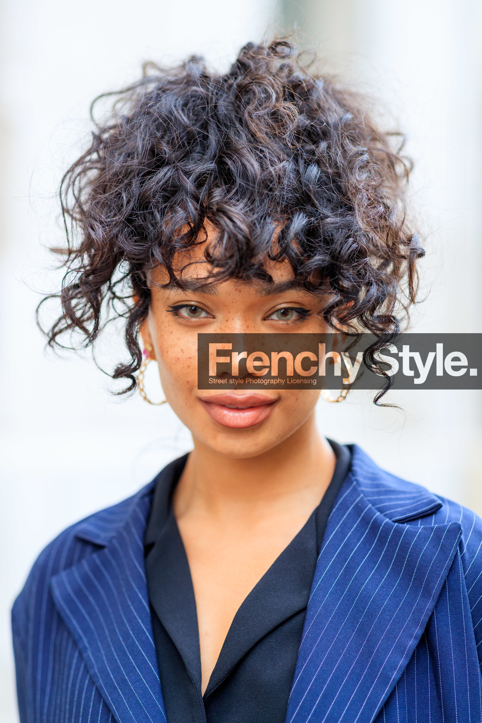 close up detail, make up, make up details, freckles, beauty, beauty details, fashion week, frenchystyle, FW, jonathan paciullo, street style, PFW, PARIS, AUTUMN WINTER 2021-2022, FALL WINTER 2021-2022, FW 21-22, vertical, atmosphere details, detail
