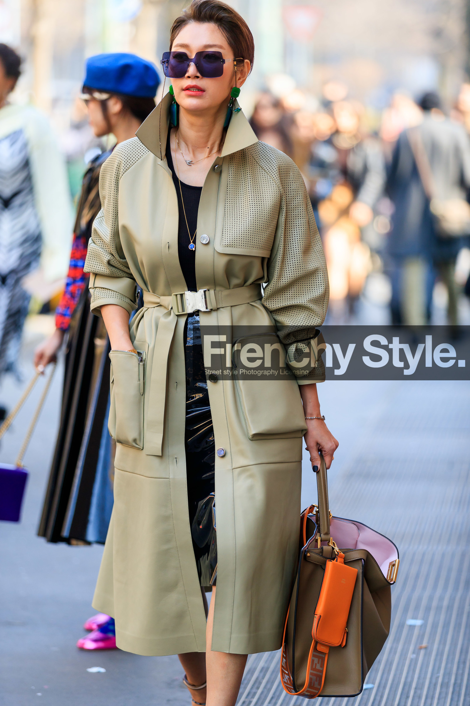beige coat, brown bag, fendi, leather bag, leather coat, sunglasses, MILAN, MFW, fashion week, frenchystyle, FW, jonathan paciullo, street style, AUTUMN WINTER 2019-2020, AW 19-20, FALL WINTER 2019-2020, FW 19-20, vertical, atmosphere details, detail