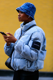 model, denim, denim coat, denim hat, blue hat, light blue coat, down jacket, alexander wang coat, zipped coat, close up detail, fashion week, frenchystyle, FW, jonathan paciullo, street style, NYFW, NEW YORK, AUTUMN WINTER 2020-2021, FALL WINTER 2020-2021, FW 20-21, vertical, atmosphere details, detail