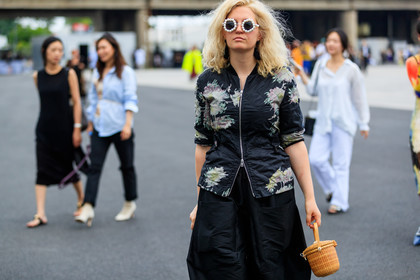basket, black jacket, black pants, floral, flowers, fun sunglasses, graphic jacket, leather bag, printed jacket, sunglasses, fashion week, frenchystyle, FW, jonathan paciullo, street style, PFW, PARIS, atmosphere details, horizontal, detail, AUTUMN WINTER 2018-2019, FALL WINTER 2018-2019, FW 18-19
