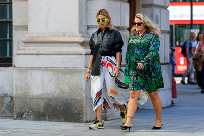 black leather shirt, marine serre skirt, pleated skirt, mid long skirt, letter printed skirt, white skirt, silk skirt, neon yellow sunglasses, gucci sunglasses, nike shoes, yellow sneakers, light grey sneakers, brown scale sunglasses, mini dress, green dress, cachemere printed dress, long sleeves dress, loose dress, silk dress, rolex watch, silvered watch, black slippers, high heels slippers, lucky charm bracelet, aurelie bidermann earrings, fashion week, frenchystyle, FW, jonathan paciullo, street style, atmosphere details, horizontal, full length